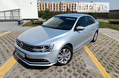 Седан Volkswagen Jetta 2016 в Софиевской Борщаговке