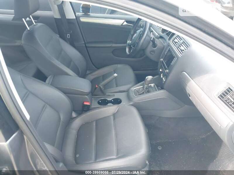 Седан Volkswagen Jetta 2016 в Львове