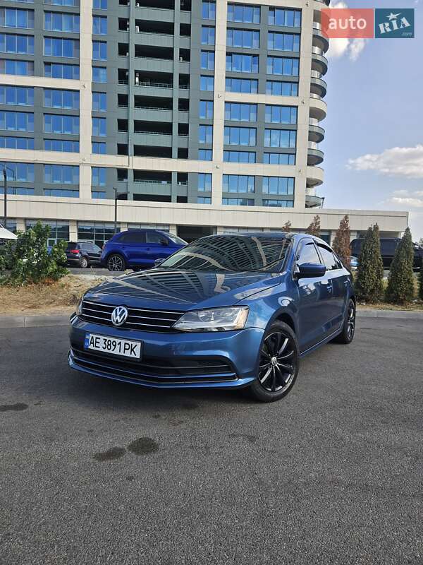 Седан Volkswagen Jetta 2017 в Днепре