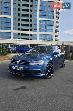 Седан Volkswagen Jetta 2017 в Днепре