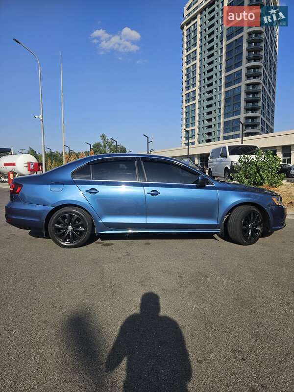 Седан Volkswagen Jetta 2017 в Днепре