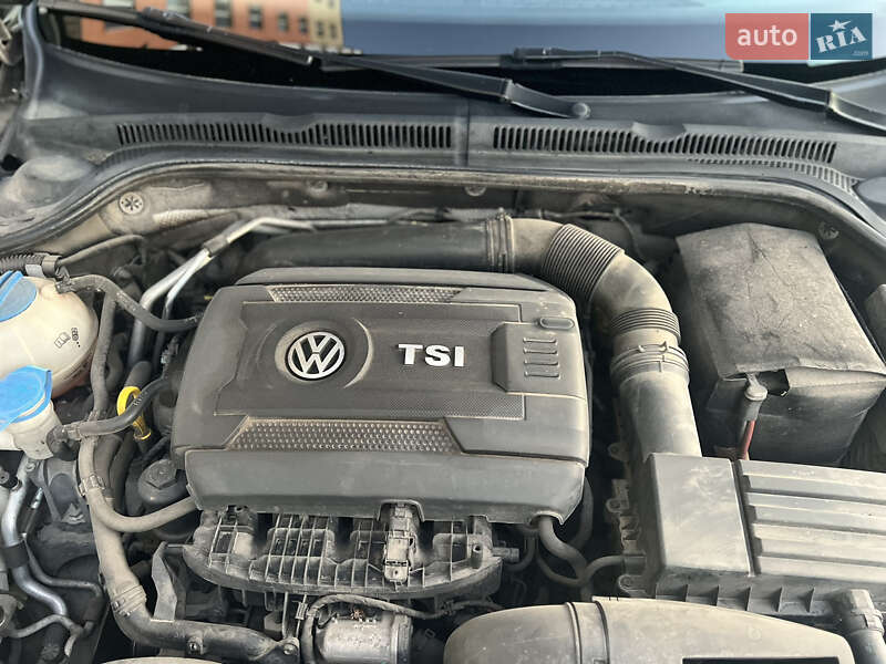 Седан Volkswagen Jetta 2014 в Чернігові