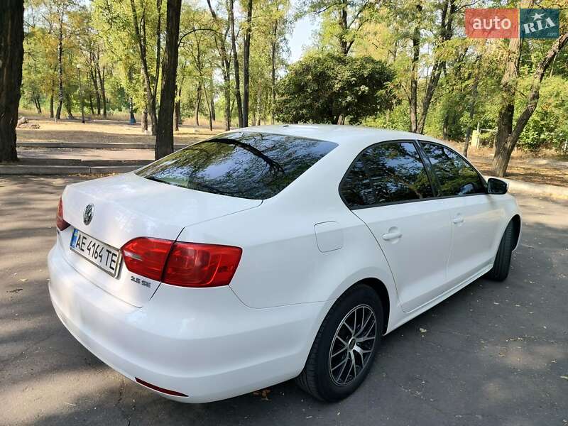 Седан Volkswagen Jetta 2011 в Дніпрі