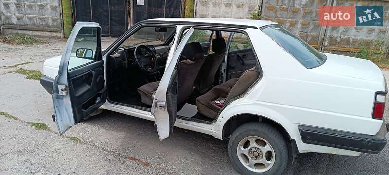 Седан Volkswagen Jetta 1987 в Хмельницком
