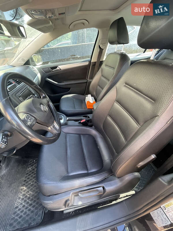 Седан Volkswagen Jetta 2013 в Гатном