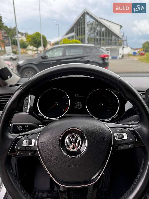 Седан Volkswagen Jetta 2015 в Кривом Роге