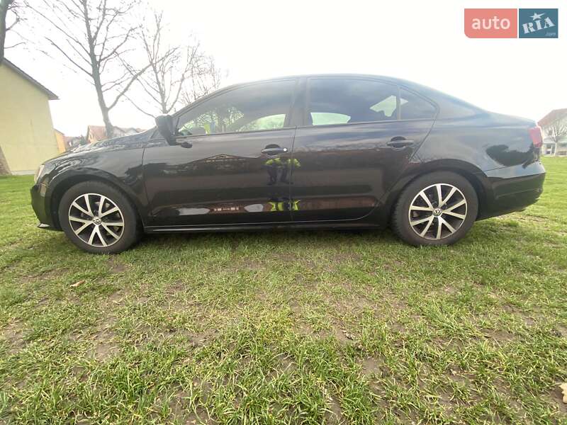 Седан Volkswagen Jetta 2016 в Ужгороді