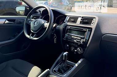 Седан Volkswagen Jetta 2015 в Запоріжжі