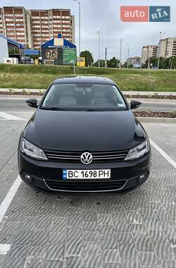 Седан Volkswagen Jetta 2014 в Львове