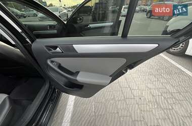Седан Volkswagen Jetta 2014 в Львове