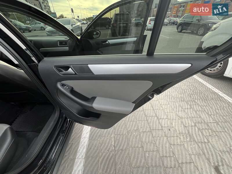 Седан Volkswagen Jetta 2014 в Львове фото 21 Седан Volkswagen Jetta 2014 в Львове