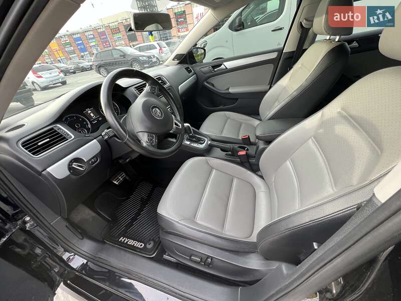 Седан Volkswagen Jetta 2014 в Львове фото 14 Седан Volkswagen Jetta 2014 в Львове