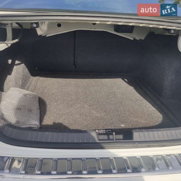 Седан Volkswagen Jetta 2019 в Києві