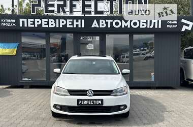 Седан Volkswagen Jetta 2014 в Чернівцях