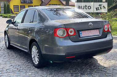 Седан Volkswagen Jetta 2007 в Старокостянтинові