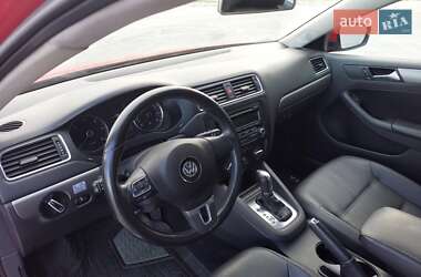 Седан Volkswagen Jetta 2013 в Львове