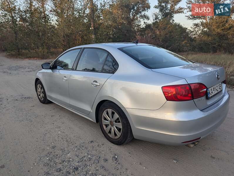 Седан Volkswagen Jetta 2013 в Киеве