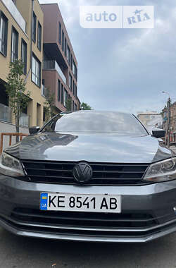 Седан Volkswagen Jetta 2015 в Днепре