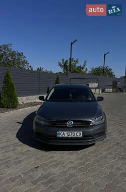 Седан Volkswagen Jetta 2016 в Киеве