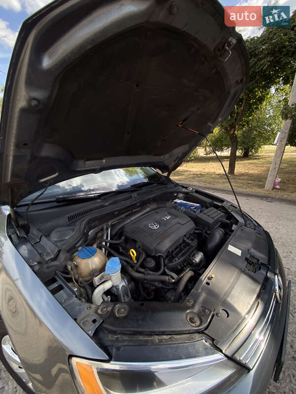 Седан Volkswagen Jetta 2013 в Кривому Розі