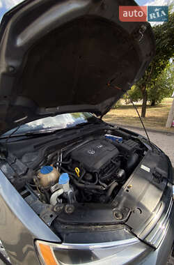 Седан Volkswagen Jetta 2013 в 