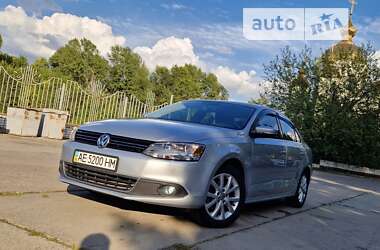 Седан Volkswagen Jetta 2013 в Дніпрі