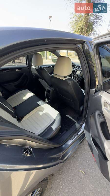 Седан Volkswagen Jetta 2014 в Кривом Роге