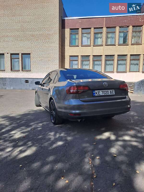 Седан Volkswagen Jetta 2016 в Кривом Роге