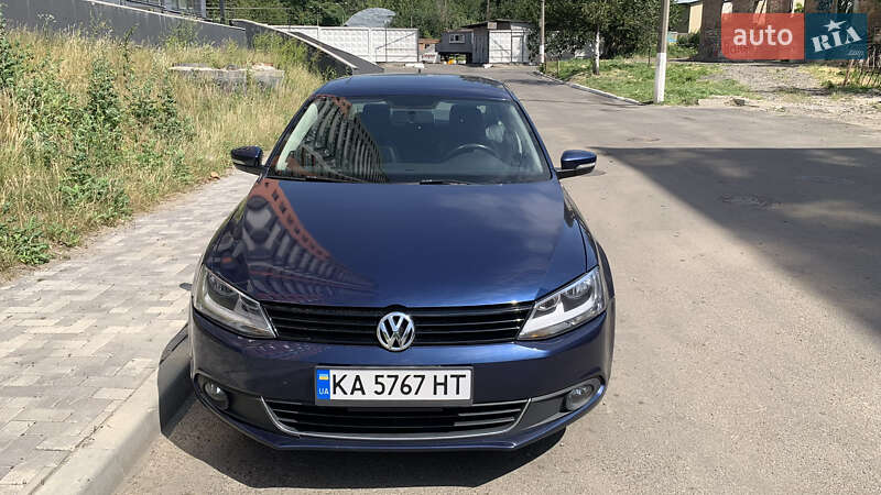 Седан Volkswagen Jetta 2014 в Киеве