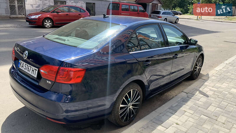 Седан Volkswagen Jetta 2014 в Киеве