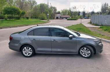 Седан Volkswagen Jetta 2016 в Киеве