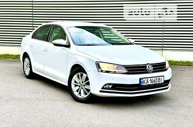 Седан Volkswagen Jetta 2016 в Киеве