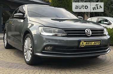 Седан Volkswagen Jetta 2015 в Львове