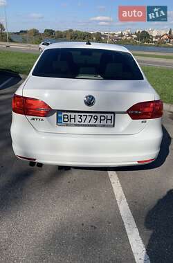 Седан Volkswagen Jetta 2014 в Вінниці