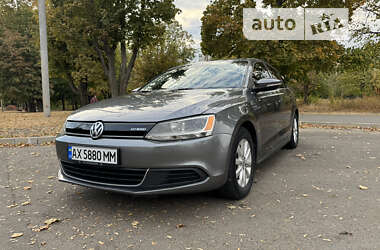 Седан Volkswagen Jetta 2013 в Харькове