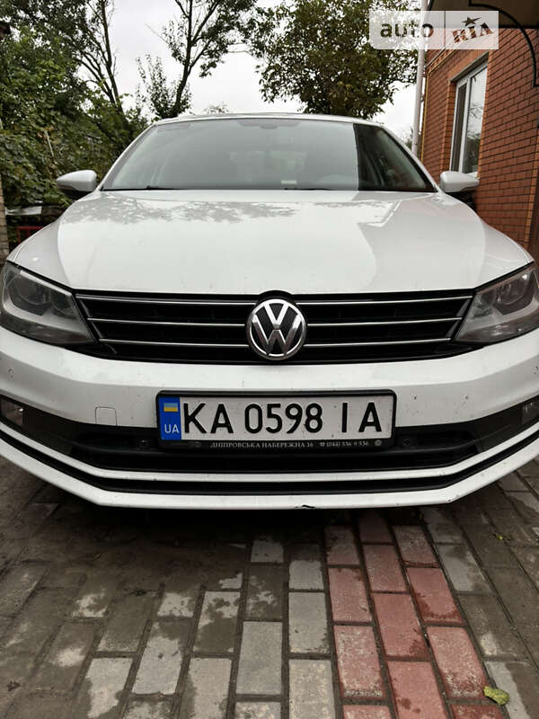 Седан Volkswagen Jetta 2016 в Киеве