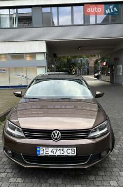 Седан Volkswagen Jetta 2012 в 