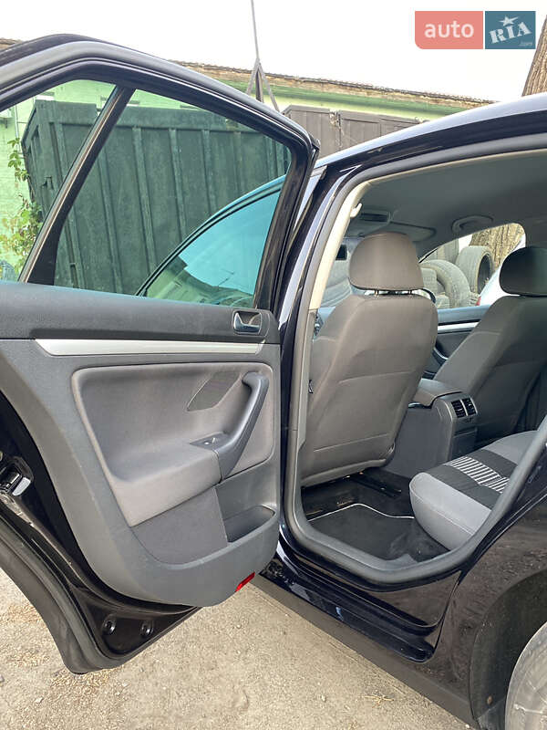 Седан Volkswagen Jetta 2008 в Володимирці