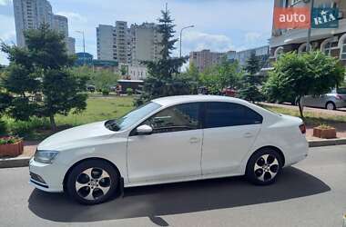 Седан Volkswagen Jetta 2016 в Киеве