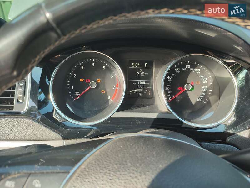 Седан Volkswagen Jetta 2016 в Ирпене