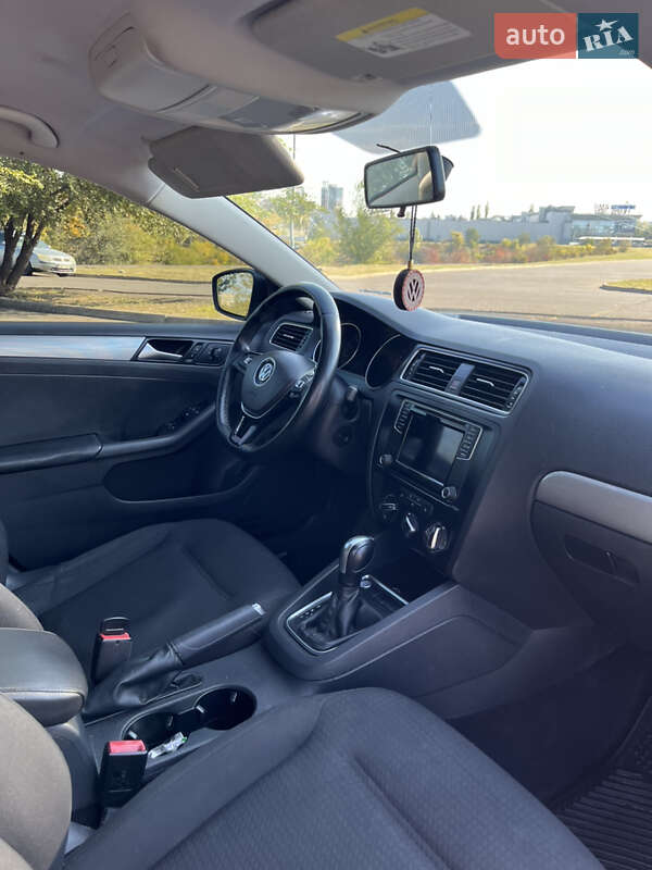 Седан Volkswagen Jetta 2016 в Кривому Розі