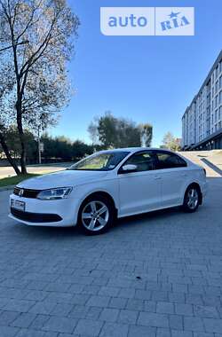 Седан Volkswagen Jetta 2011 в Новояворівську