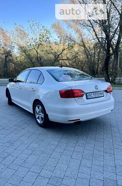 Седан Volkswagen Jetta 2011 в Новояворівську