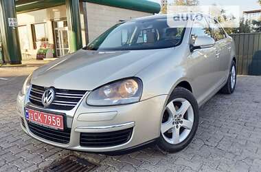 Седан Volkswagen Jetta 2005 в Чернівцях