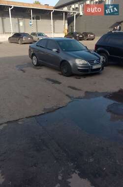 Седан Volkswagen Jetta 2005 в 