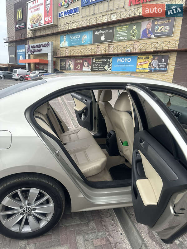 Седан Volkswagen Jetta 2014 в Харькове