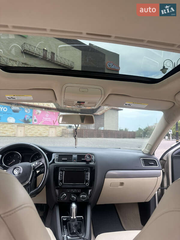 Седан Volkswagen Jetta 2014 в Харькове