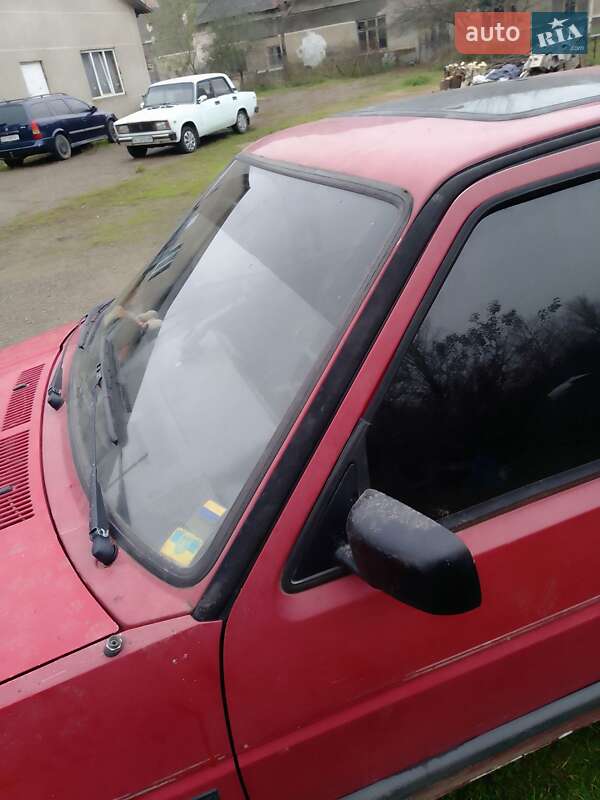 Седан Volkswagen Jetta 1989 в Вижниці