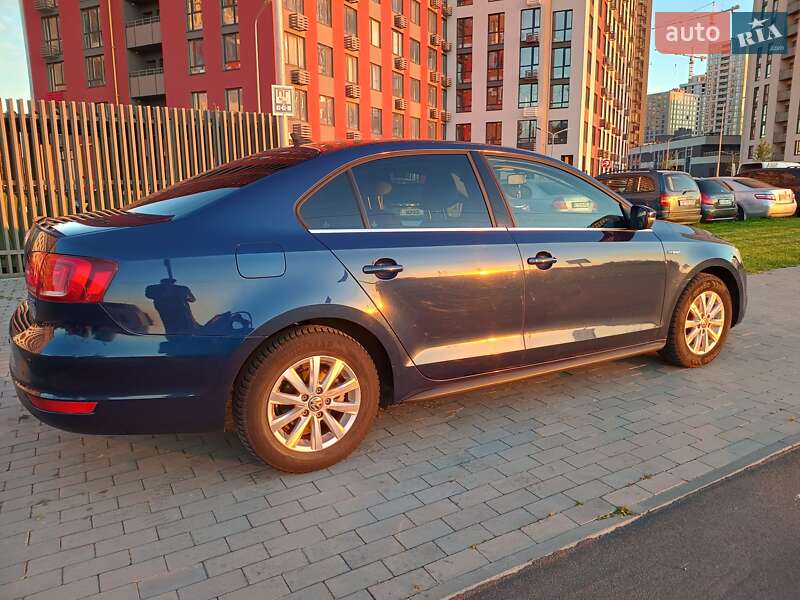 Седан Volkswagen Jetta 2014 в Києві