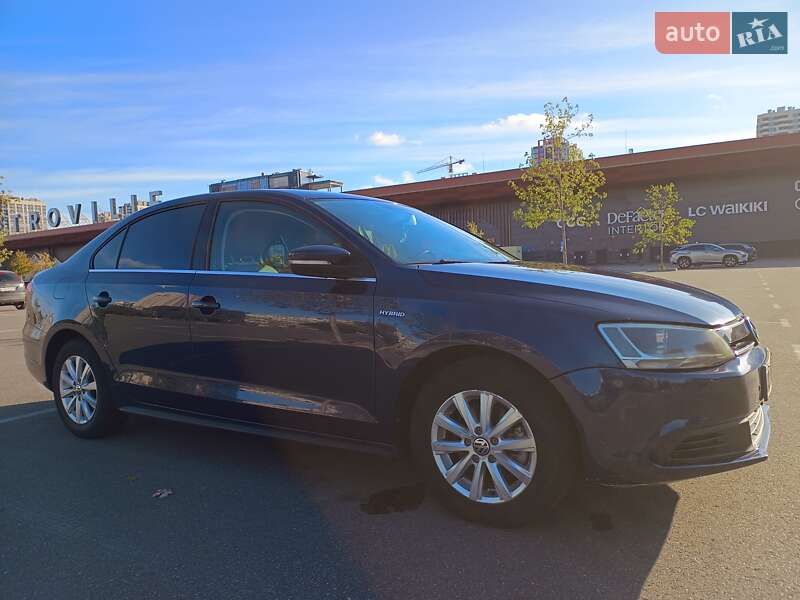 Седан Volkswagen Jetta 2014 в 